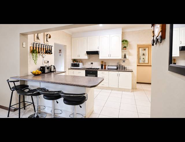 5 BEDROOM FREEHOLD FOR SALE IN ELSPARK